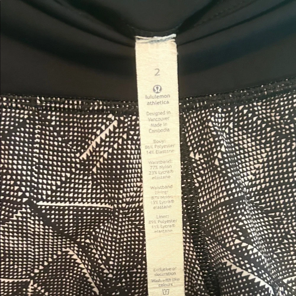 Lululemon 🍋 Geometric Women's Shorts Lot#1 - Picture 3 of 4